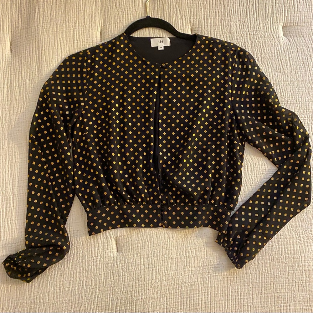 LPA Top 42 - Crop Top Black & Gold with keyhole front long sleeves Size XS